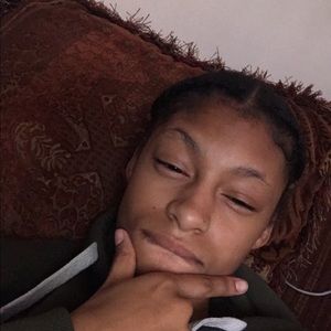 Meet your Posher, Derrick